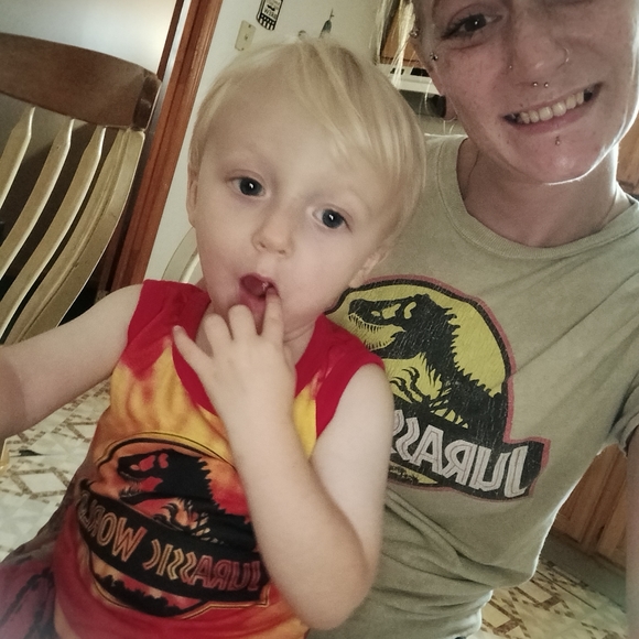 Meet your Posher, Nikole - Picture 6 of 11